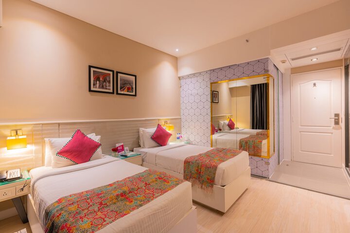 Room 14 of 38