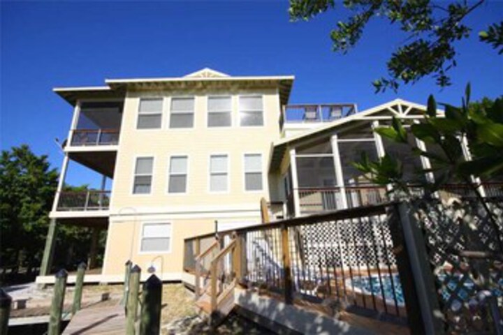 Property Grounds 19 of 24