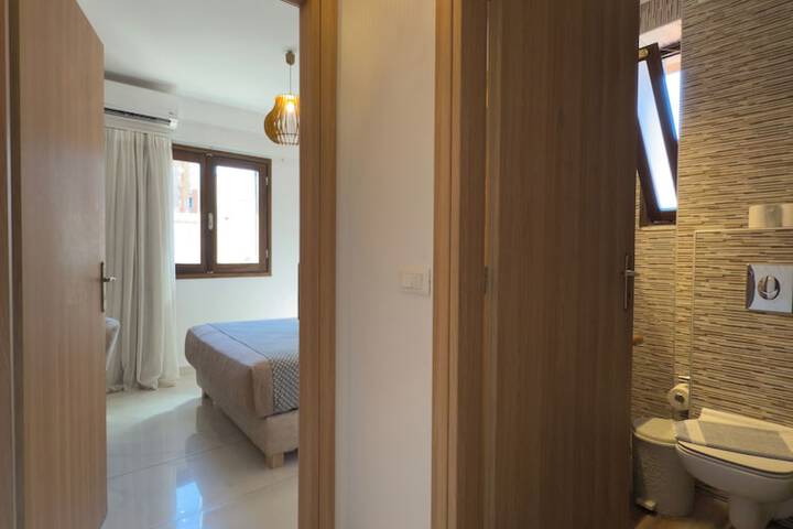 Room 73 of 132