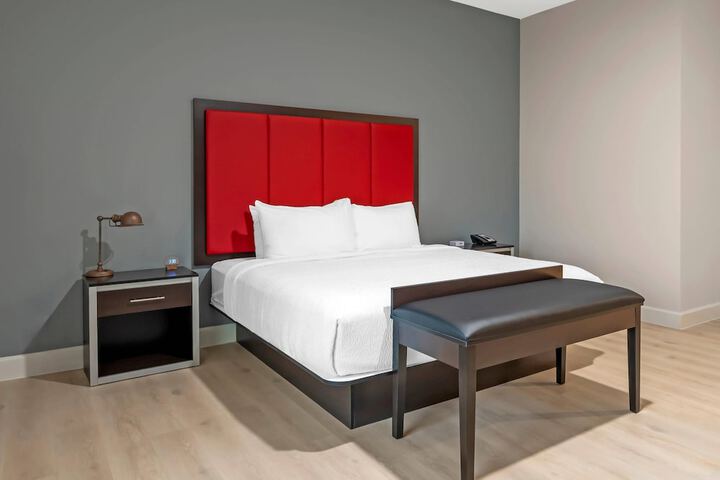 Room 15 of 48