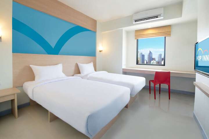 Room 19 of 28