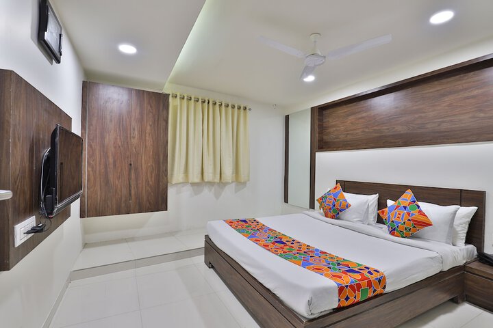 Room 14 of 37
