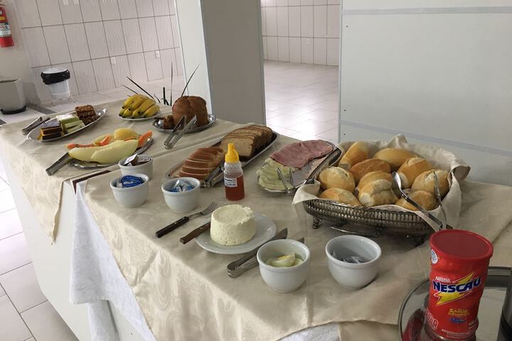 Dining 9 of 14