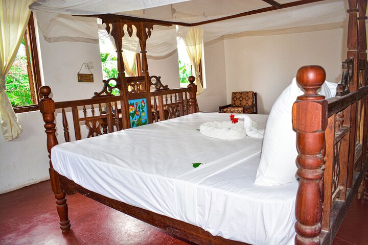Room 5 of 6