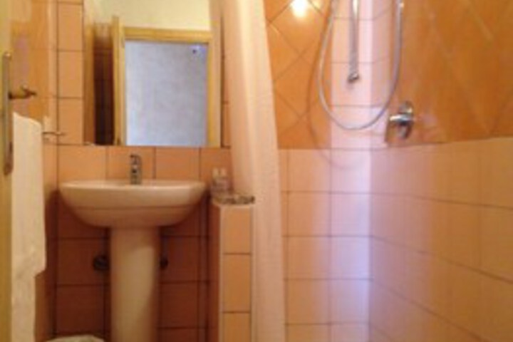 Room 3 of 26