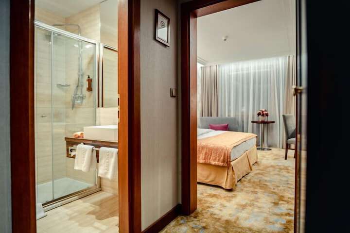 Room 5 of 36