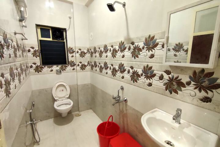 Room 12 of 20