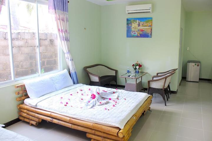 Room 6 of 42
