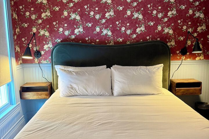 Room 42 of 57
