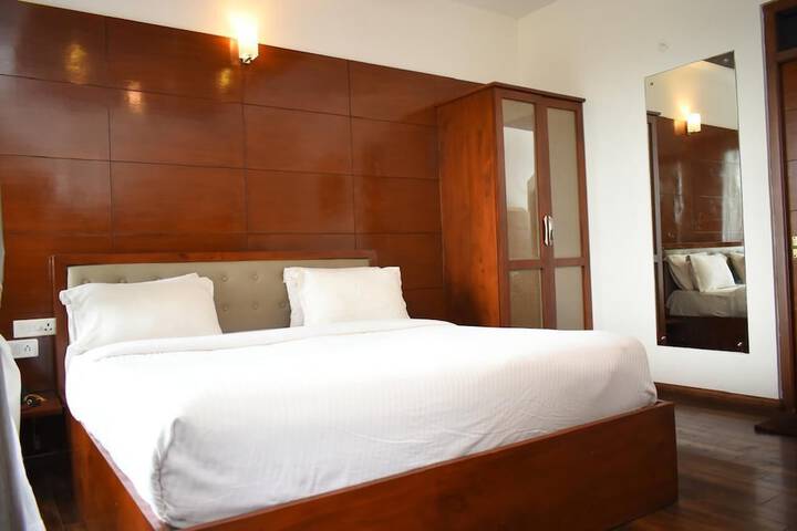 Room 10 of 23