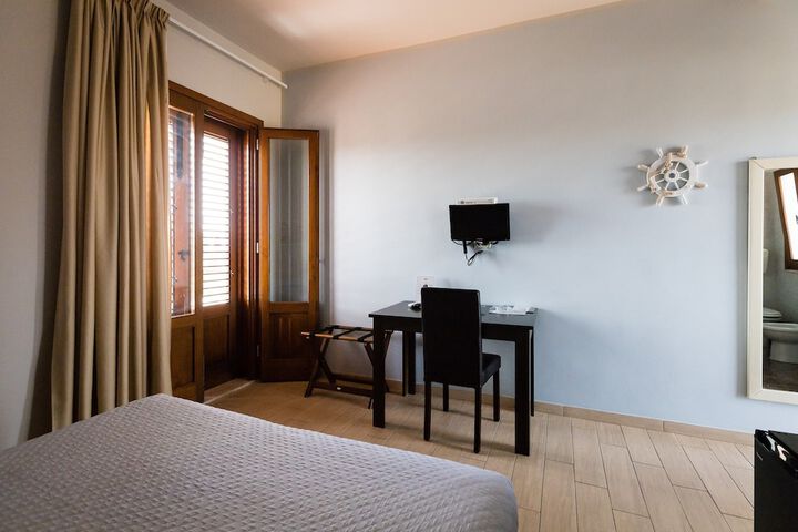 Room 16 of 101