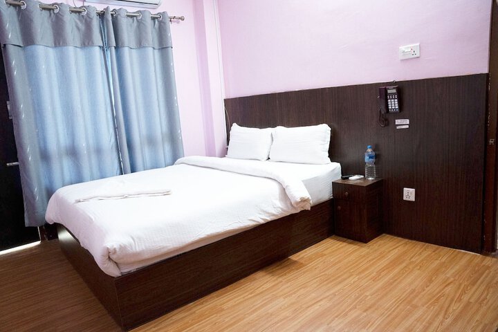 Room 7 of 27
