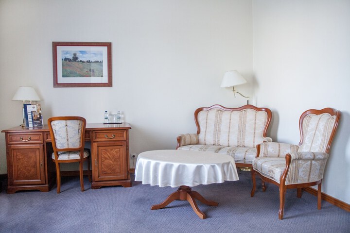 Room 10 of 108