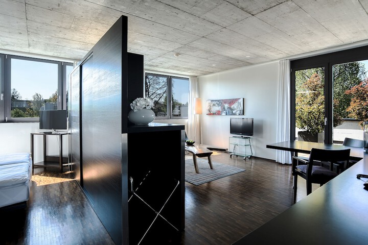 Room 13 of 38