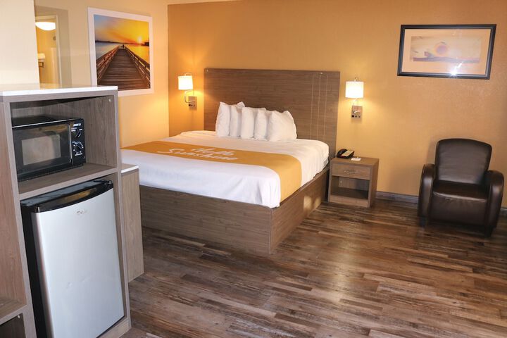 1 King Bed Mobility Accessible (2 of 20)