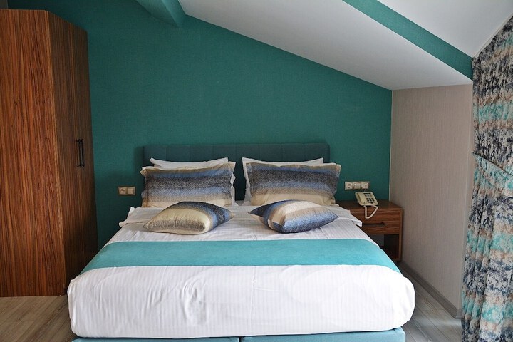 Room 12 of 40