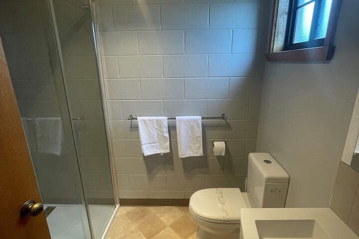 Room 7 of 19