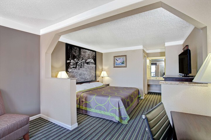 1 King Bed (9 of 15)