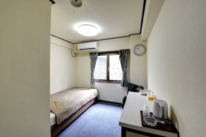 Room 3 of 15