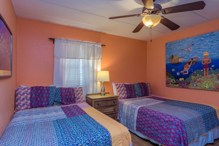 Room 2 of 25