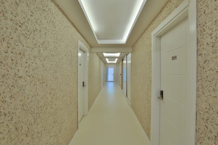 Ballroom/Hall 17 of 26