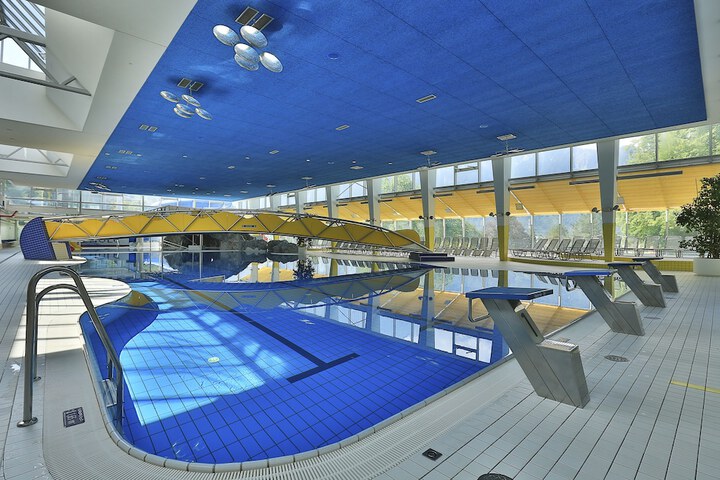 Hotel with Pool