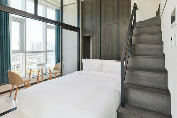 Room 35 of 51