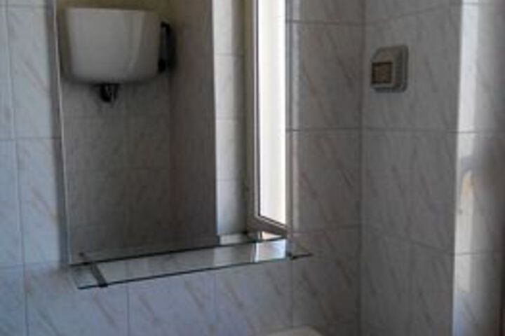 Room 5 of 23