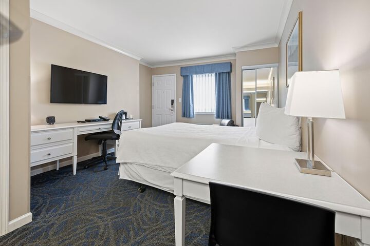 Room 13 of 42
