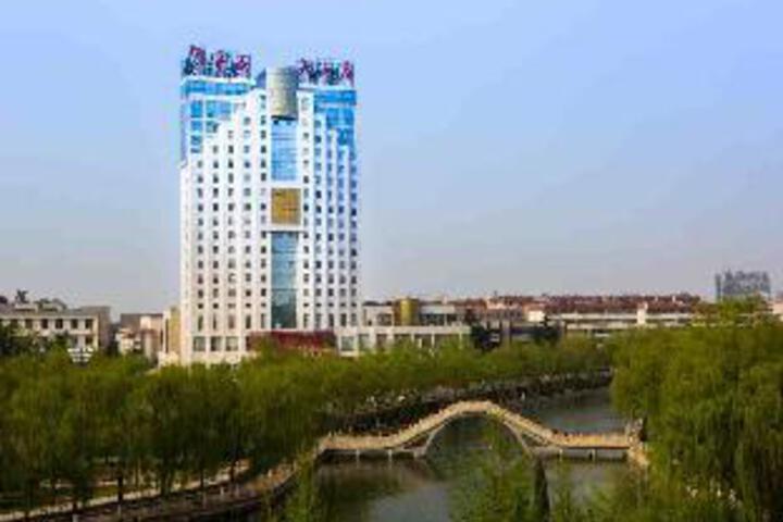Feicheng Blossom Hotel