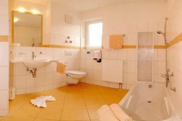 Room 7 of 22