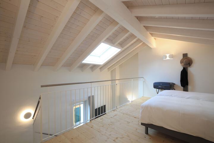 Room 16 of 46