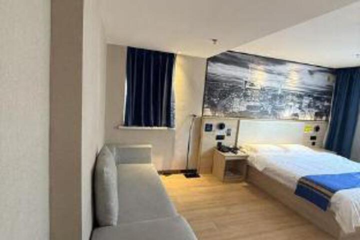 Room 21 of 23