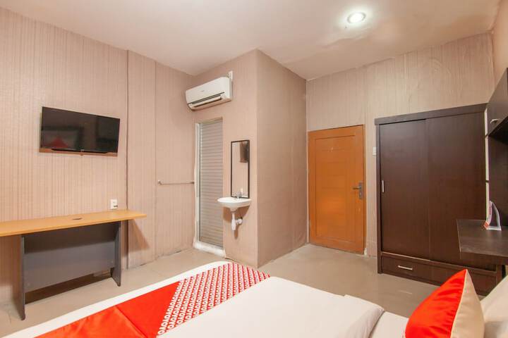 Room 18 of 32