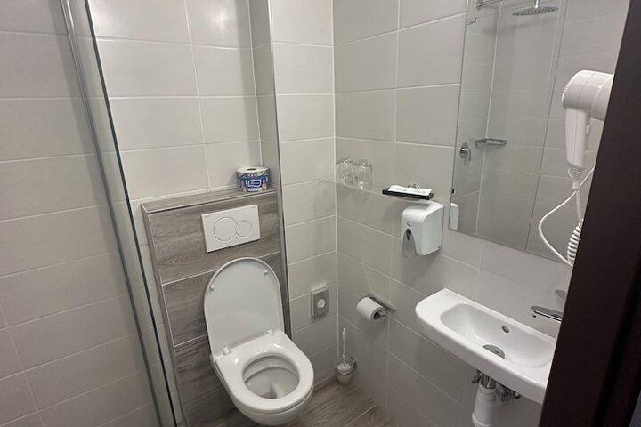 Room 29 of 45