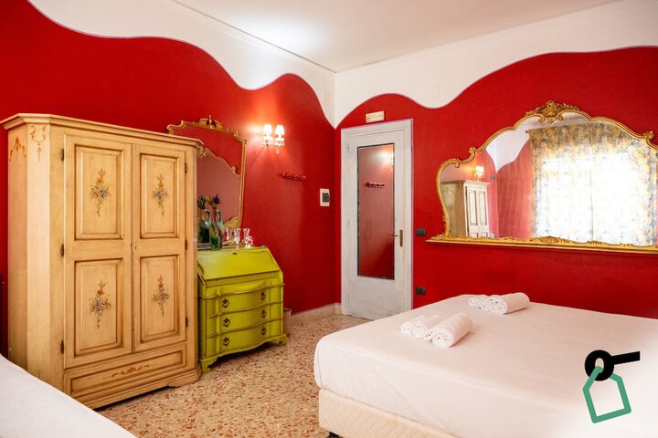 Room 15 of 38