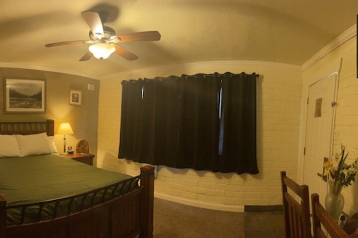 1 Queen Bed (45 of 47)
