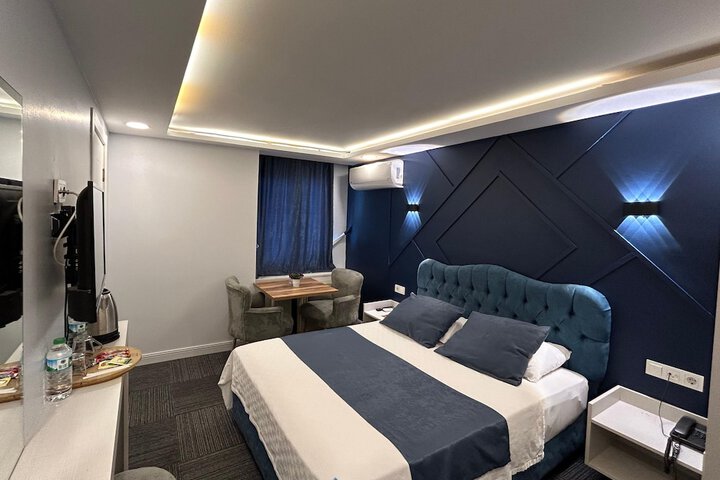 Room 17 of 32