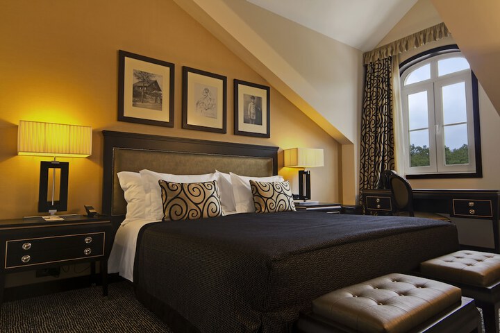 Room 8 of 54
