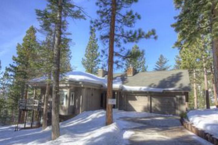 Exterior of Stylish Home with Views of Lake 3 Br Home by RedAwning