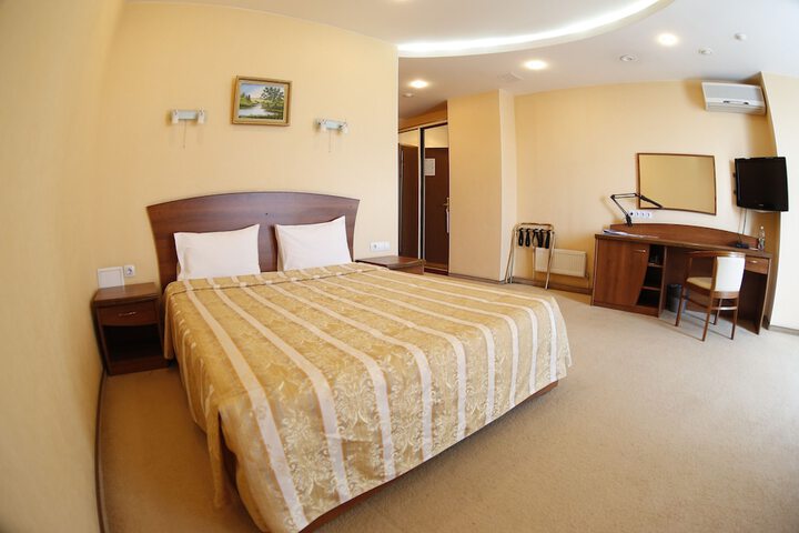 Room 15 of 74