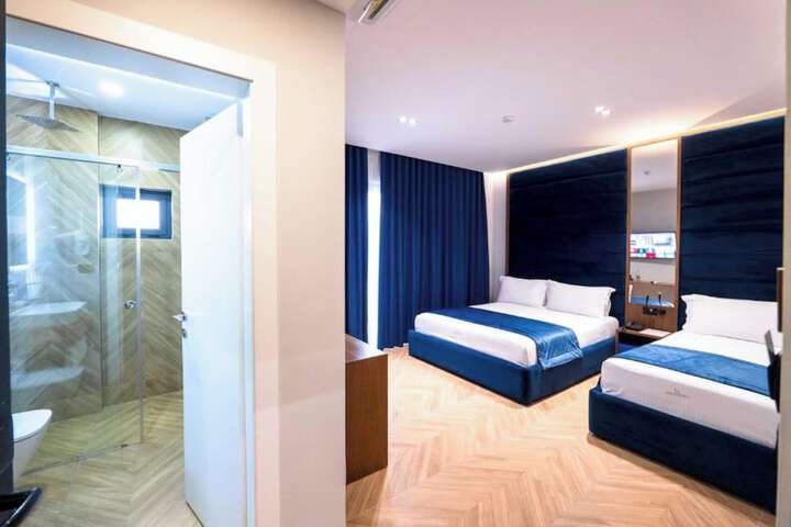 Room 43 of 265