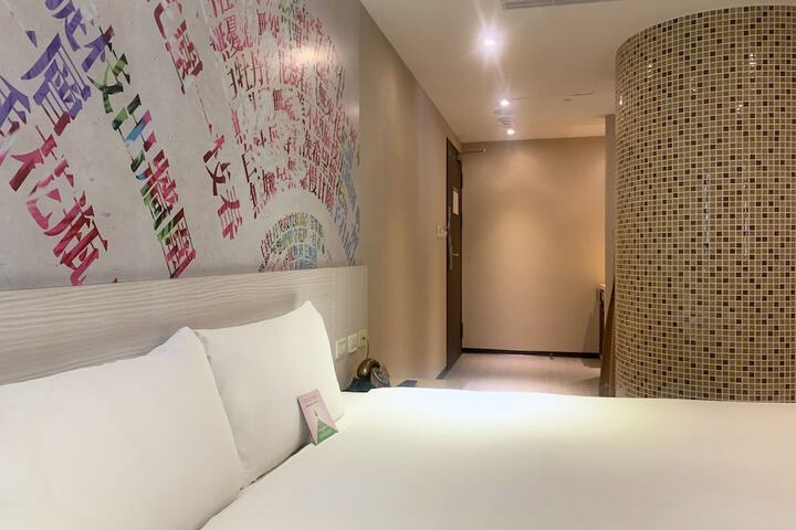 Room 30 of 154