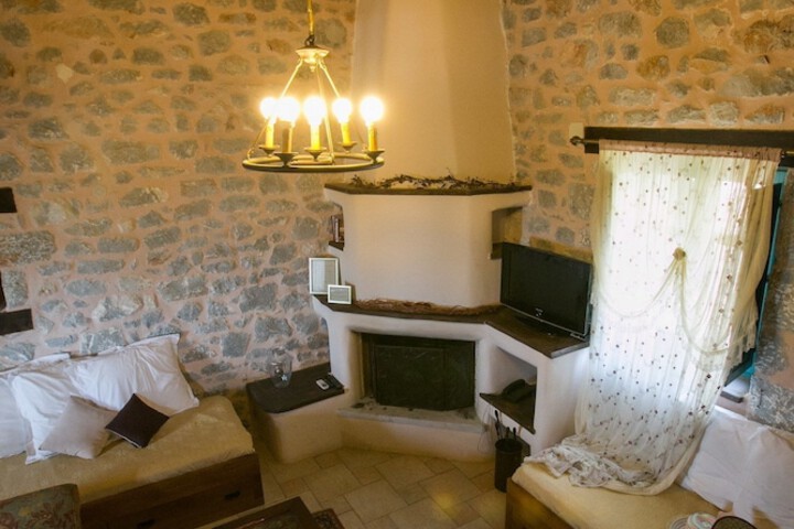 Room 6 of 68
