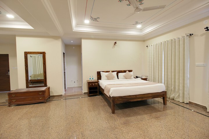 Room 25 of 59