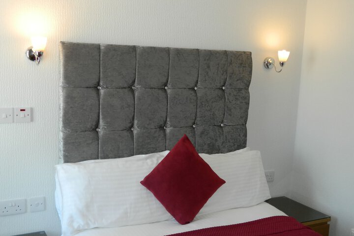 Room 27 of 81
