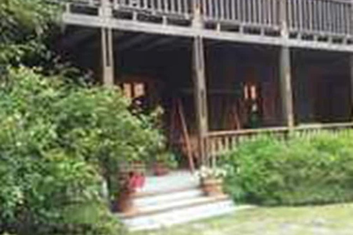 Hotel Exterior 11 of 12