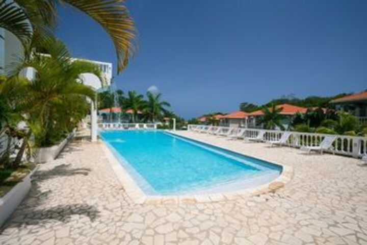 Pool 18 of 20