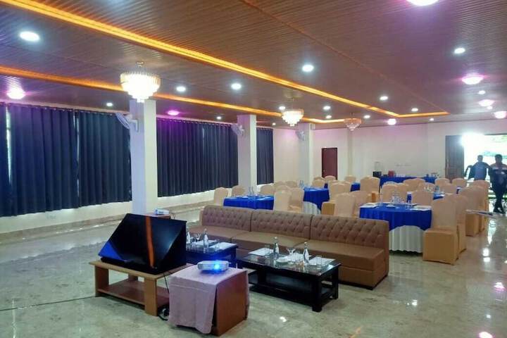 Ballroom/Hall 41 of 51