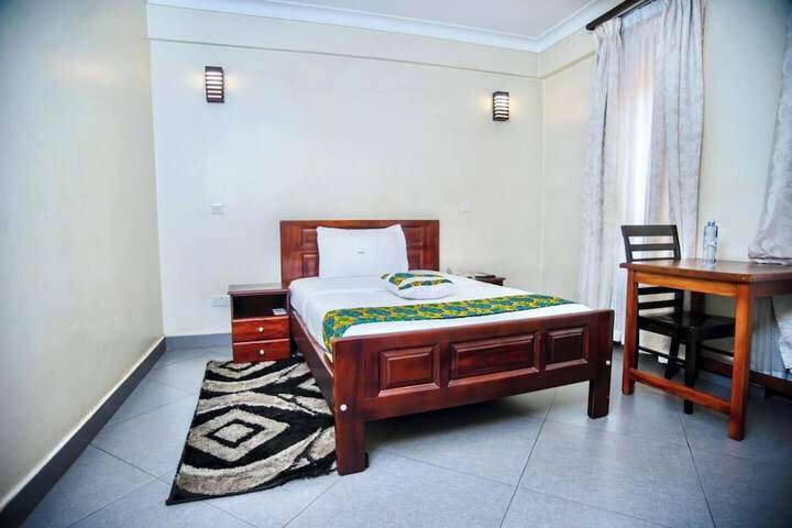 Room 12 of 32